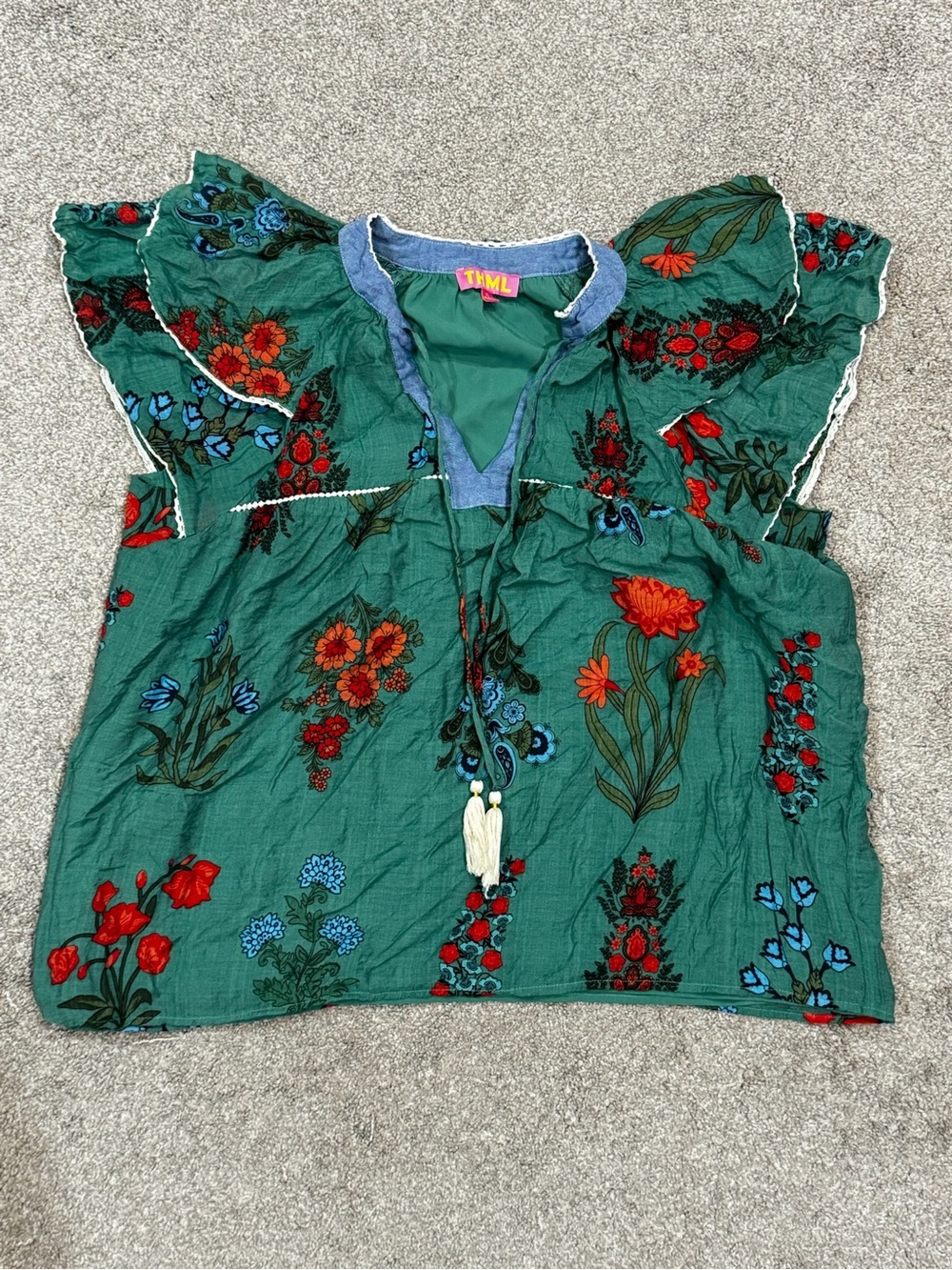 Women’s THML  Green Floral Embroidered Flutter Short Sleeve Top Size XL tassles - Picture 2 of 8